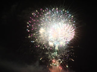 hanabi2006_e.jpg (15419 �o�C�g)